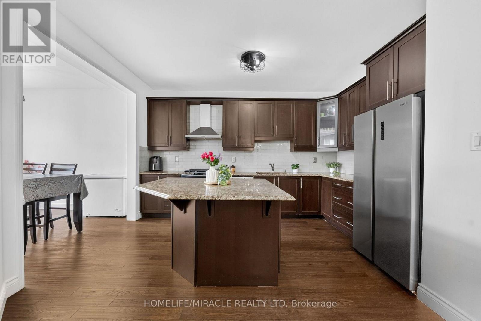 452 TYRONE CRESCENT - Image 28