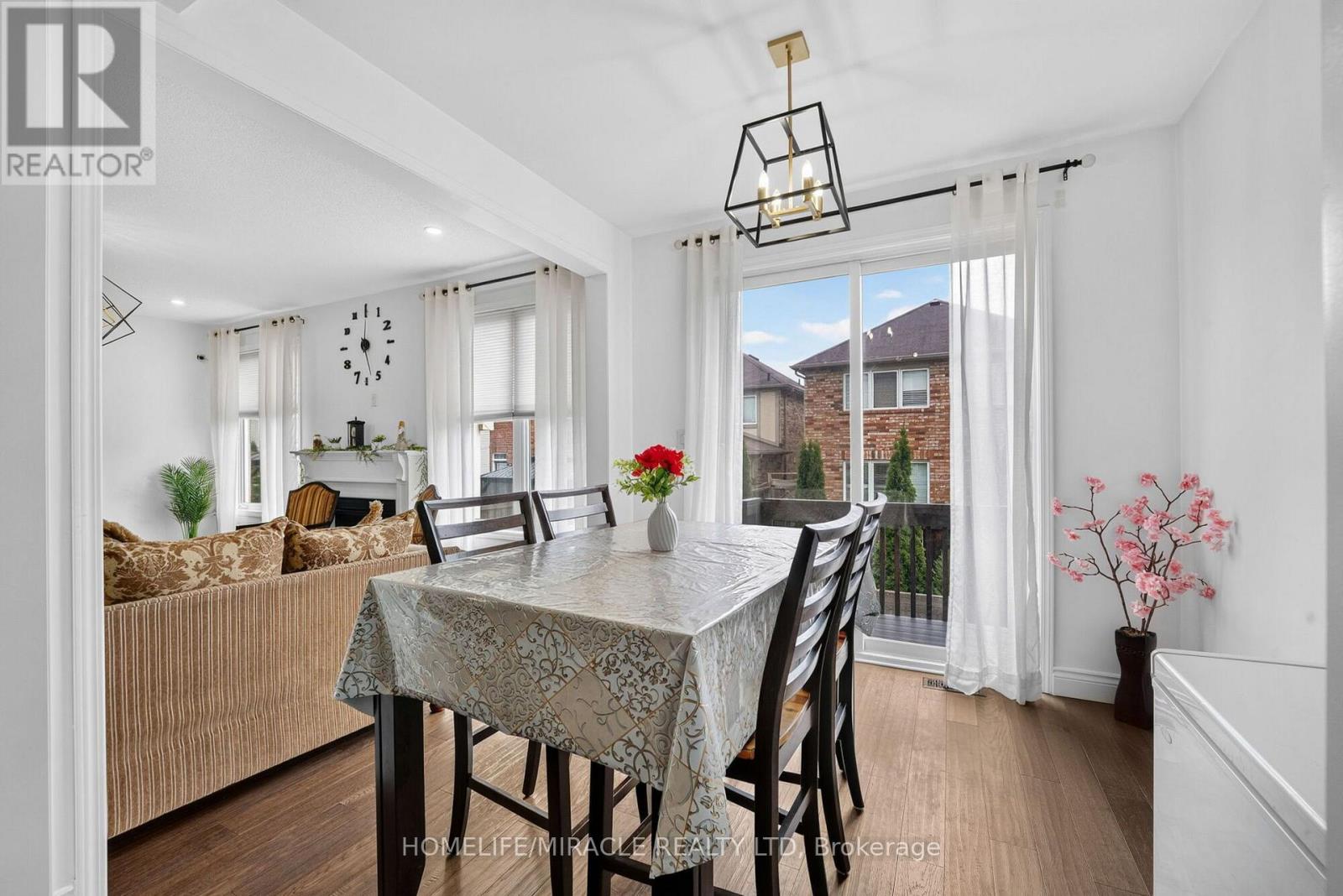 452 TYRONE CRESCENT - 31