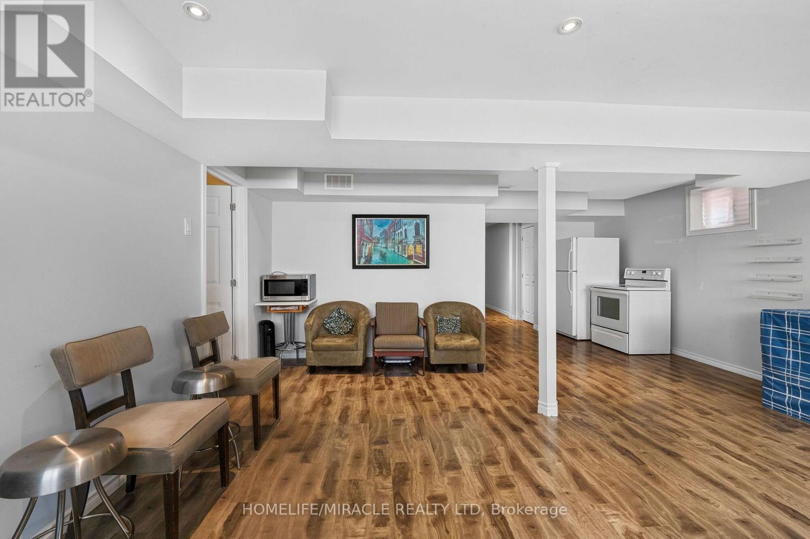452 TYRONE CRESCENT - Image 34