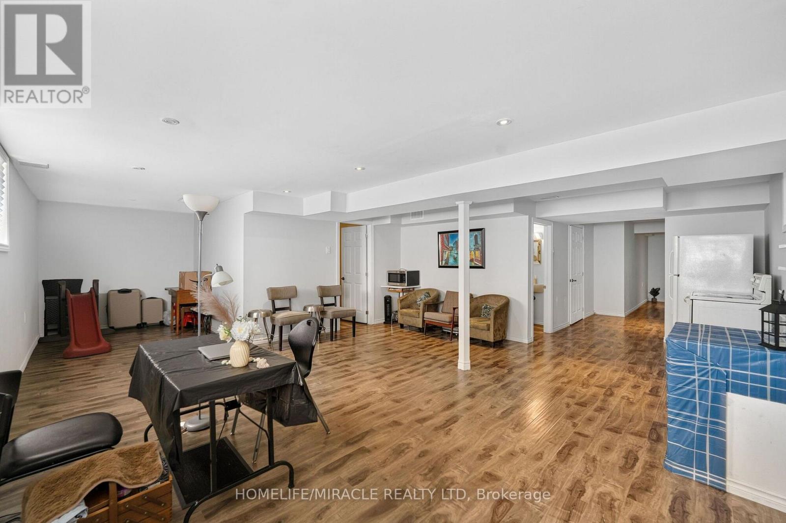 452 TYRONE CRESCENT - Image 35