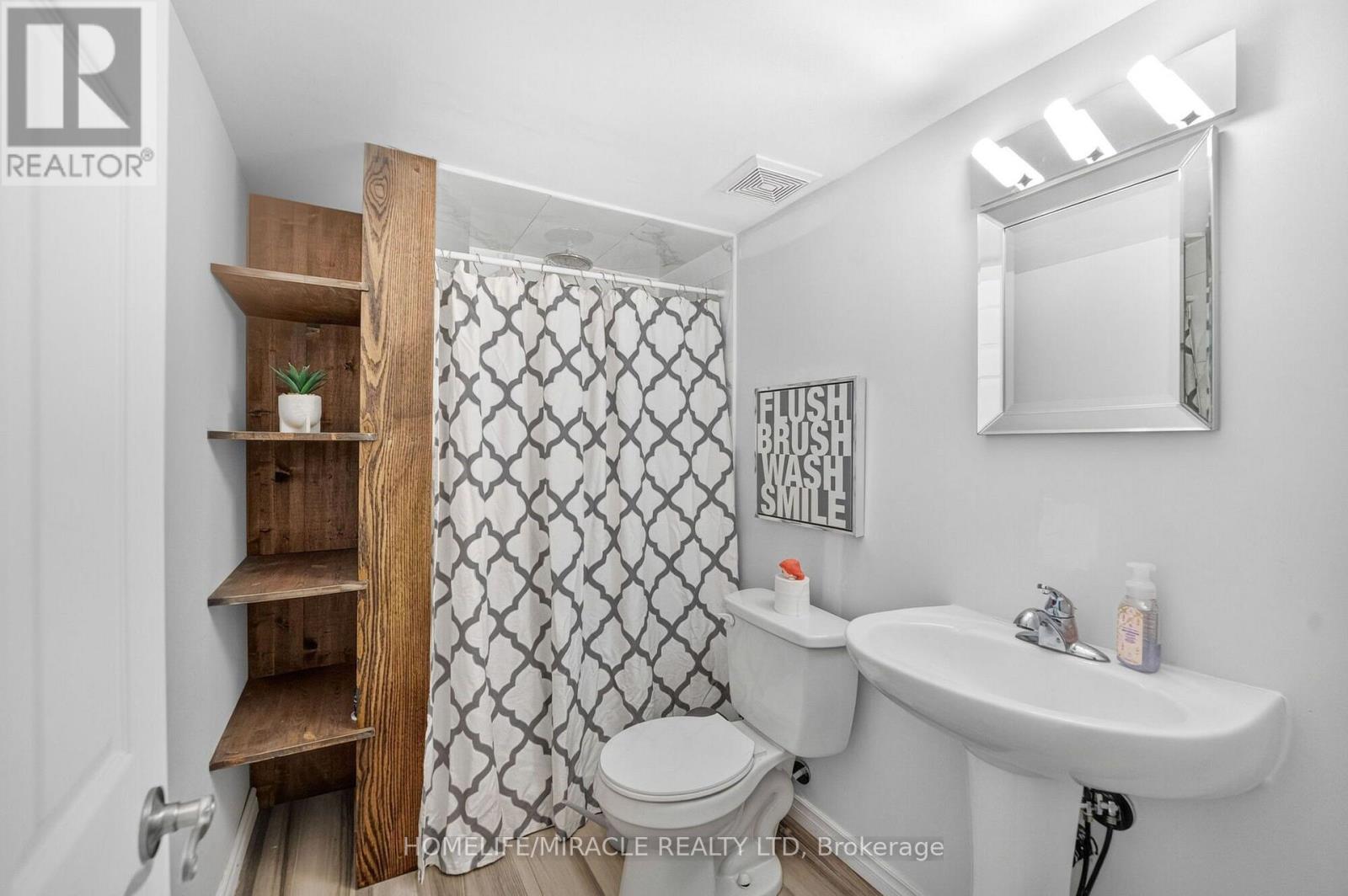 452 TYRONE CRESCENT - Image 38