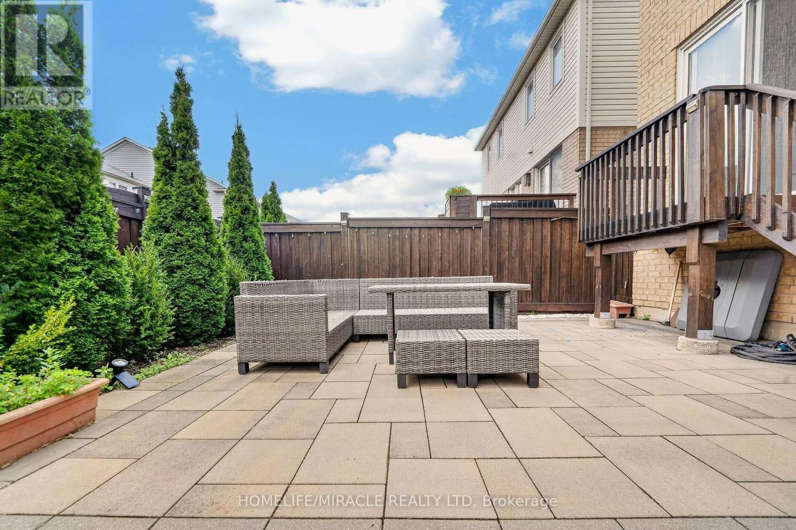 452 TYRONE CRESCENT - 41