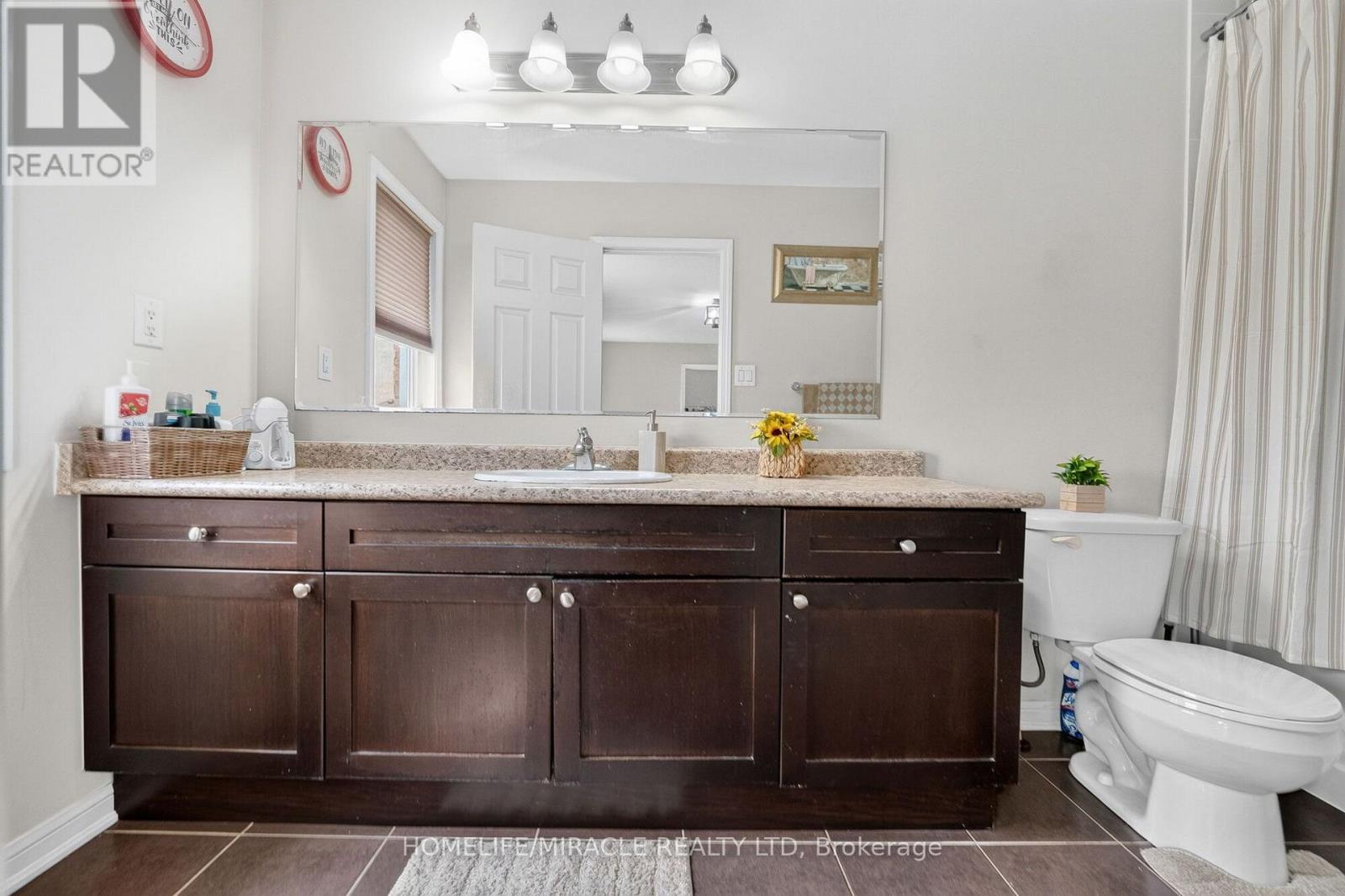 452 TYRONE CRESCENT - 6
