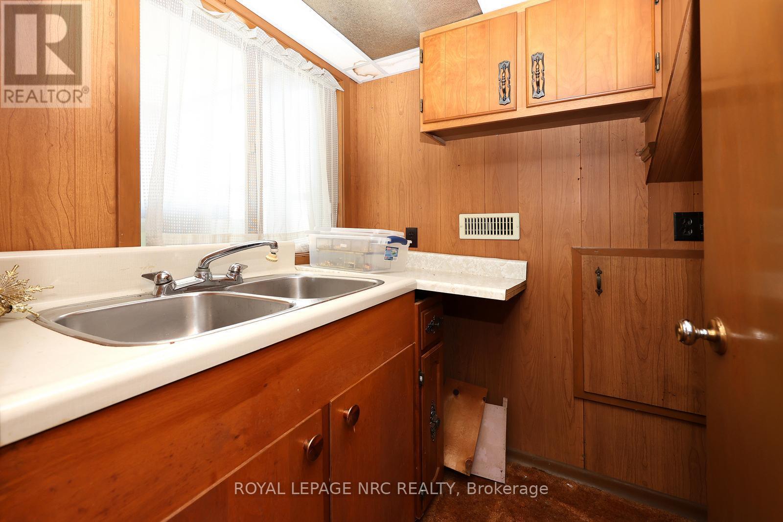 513 RIDGE ROAD W - Image 24