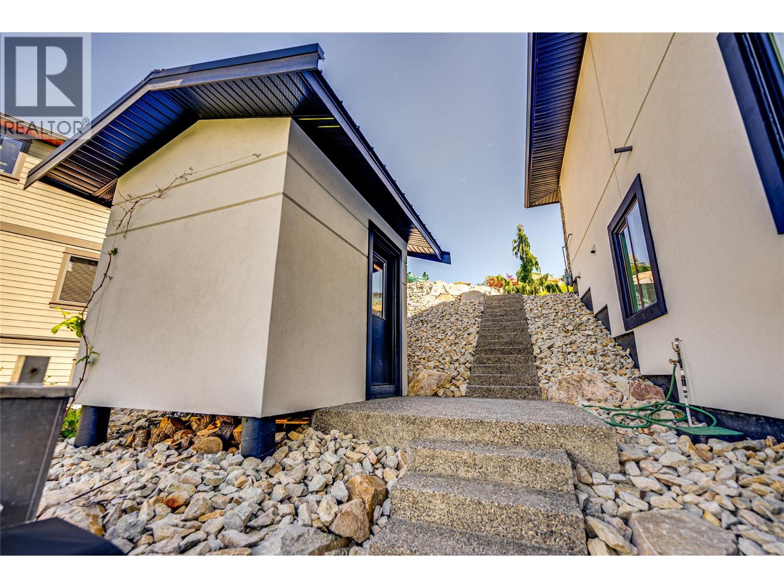 8792 Cortland Place, Coldstream