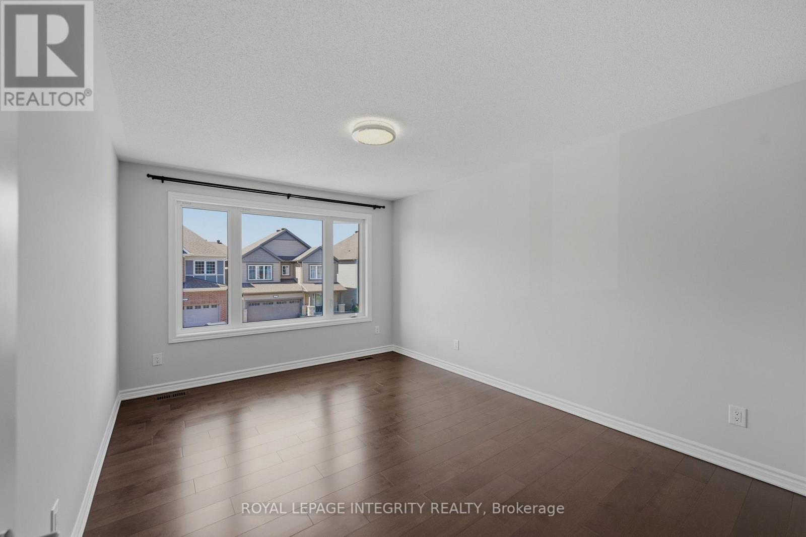 414 APHELION CRESCENT - Image 32