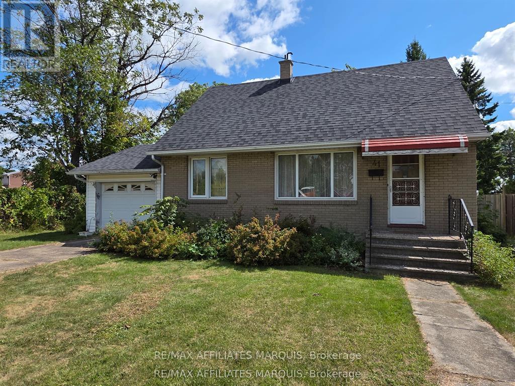 41 ELGIN STREET W - 1