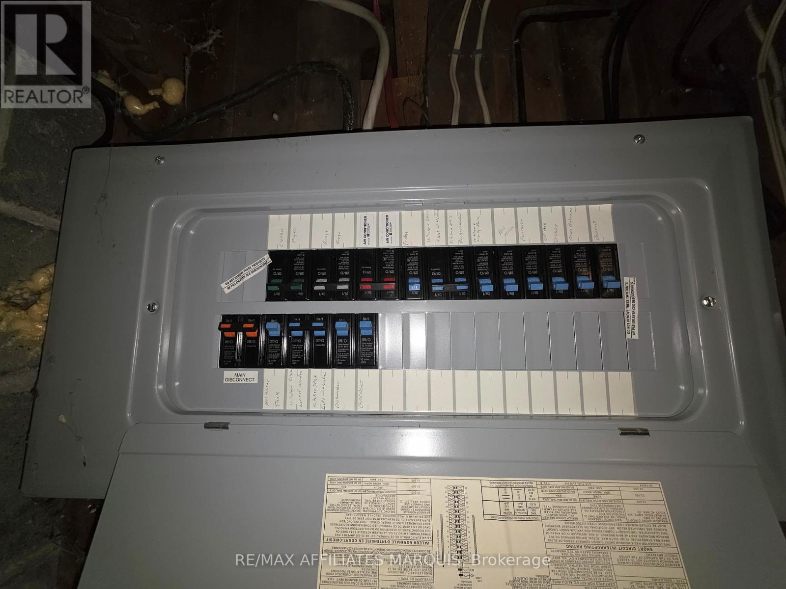 41 ELGIN STREET W - 35