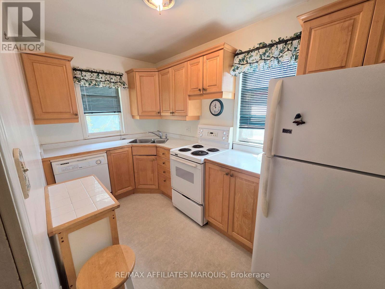 41 ELGIN STREET W - 6