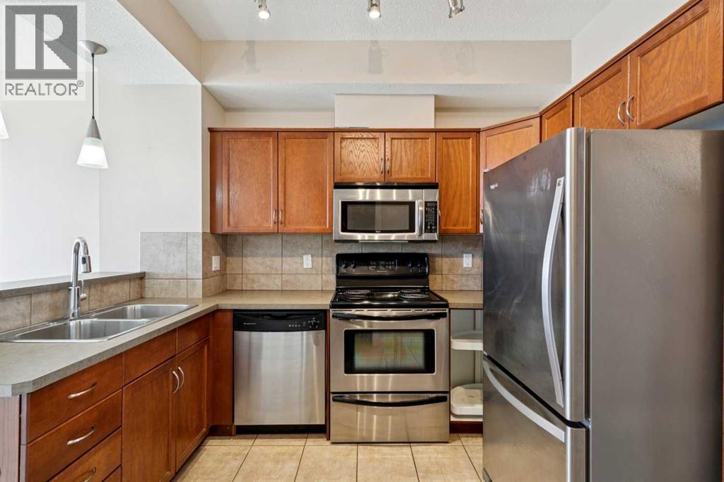 #14 169 Rockyledge View NW - 6