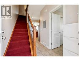 14, 169 Rockyledge View NW - photo 2