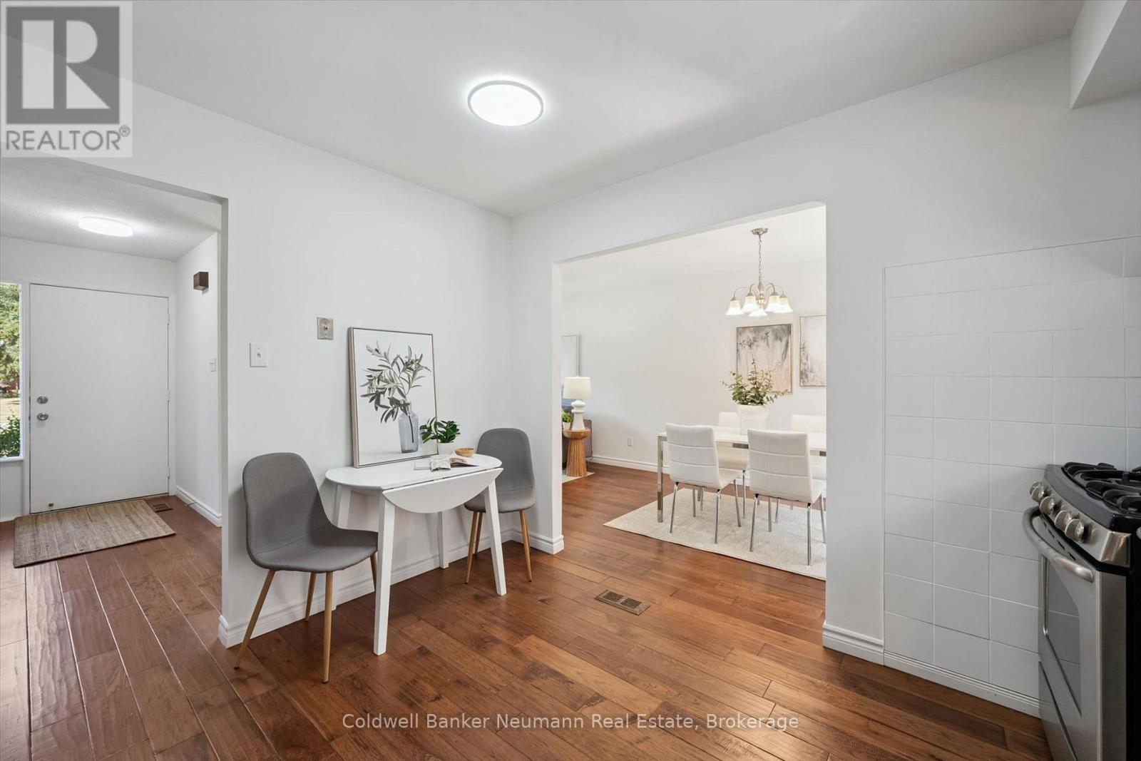 3 MEADOW CRESCENT - 10
