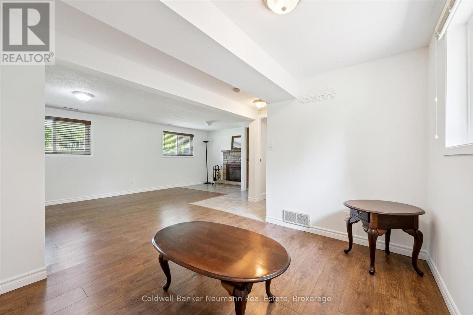 3 MEADOW CRESCENT - Image 23