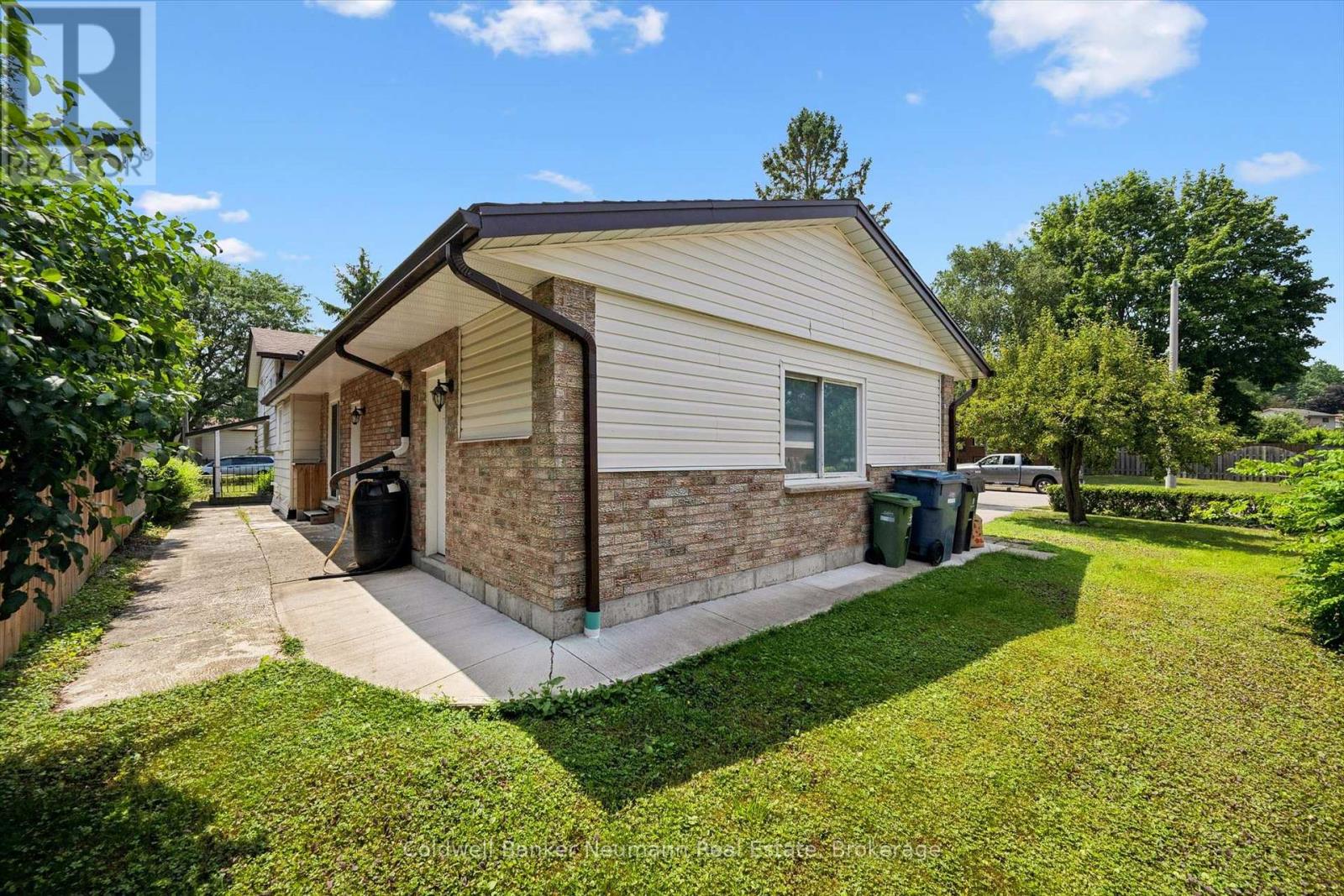 3 MEADOW CRESCENT - Image 31