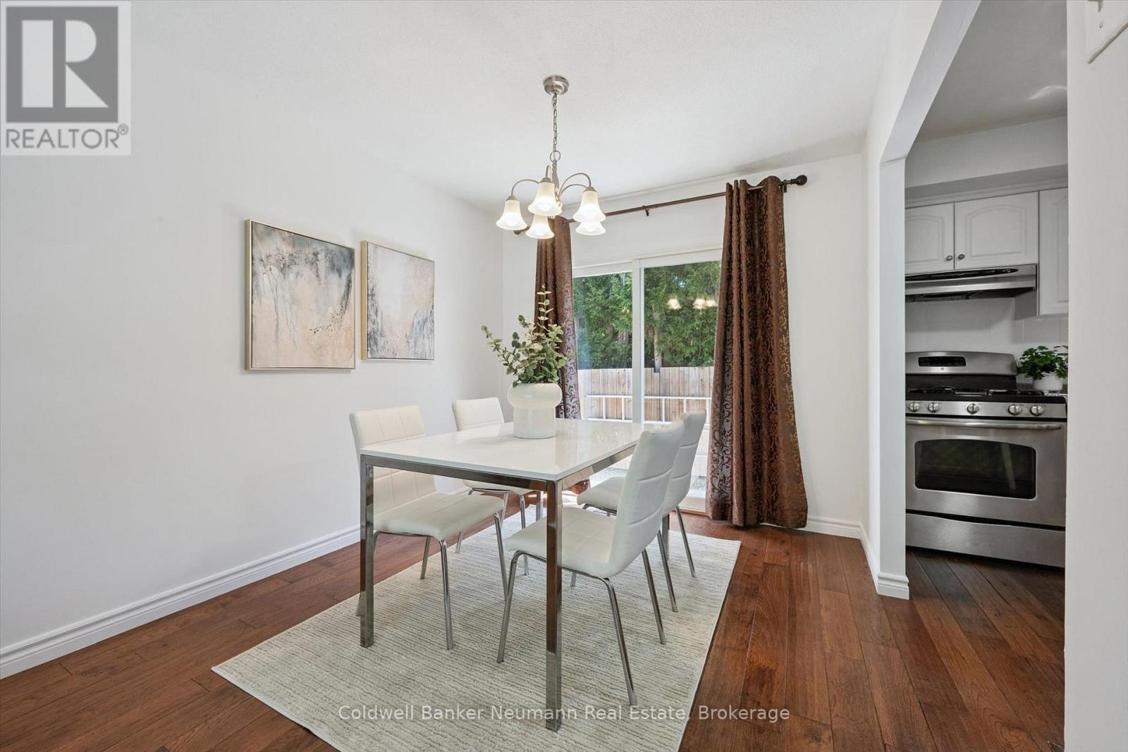 3 MEADOW CRESCENT - 8