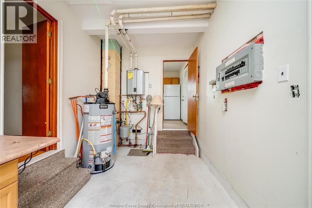 3173 WYANDOTTE West - Image 23