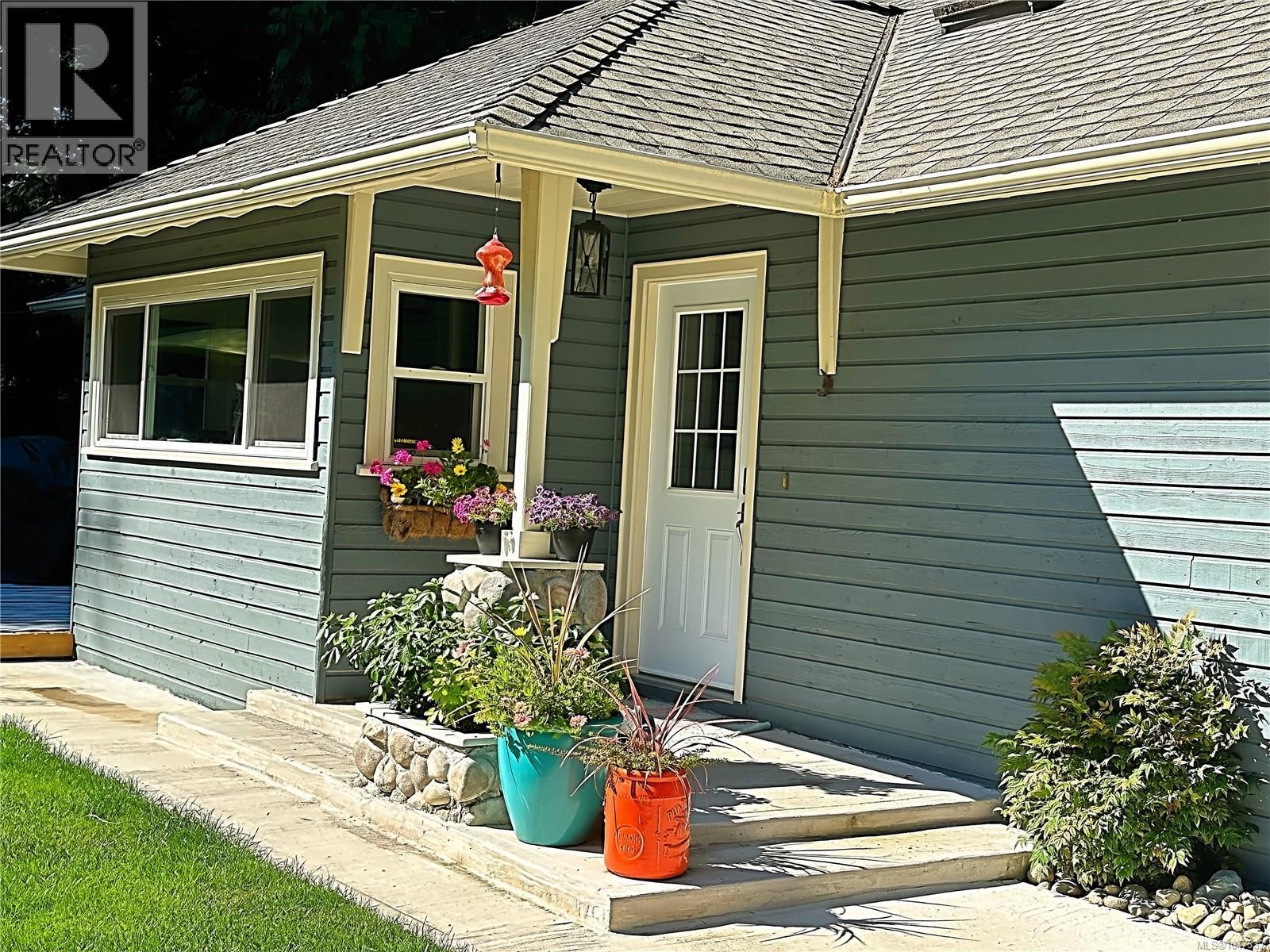 324 Chester Rd, Qualicum Beach