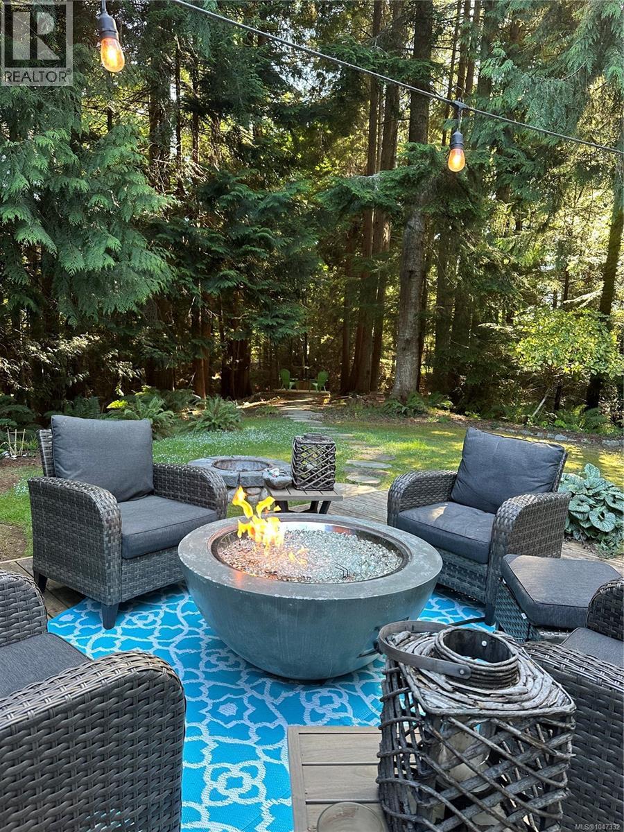 324 Chester Rd, Qualicum Beach