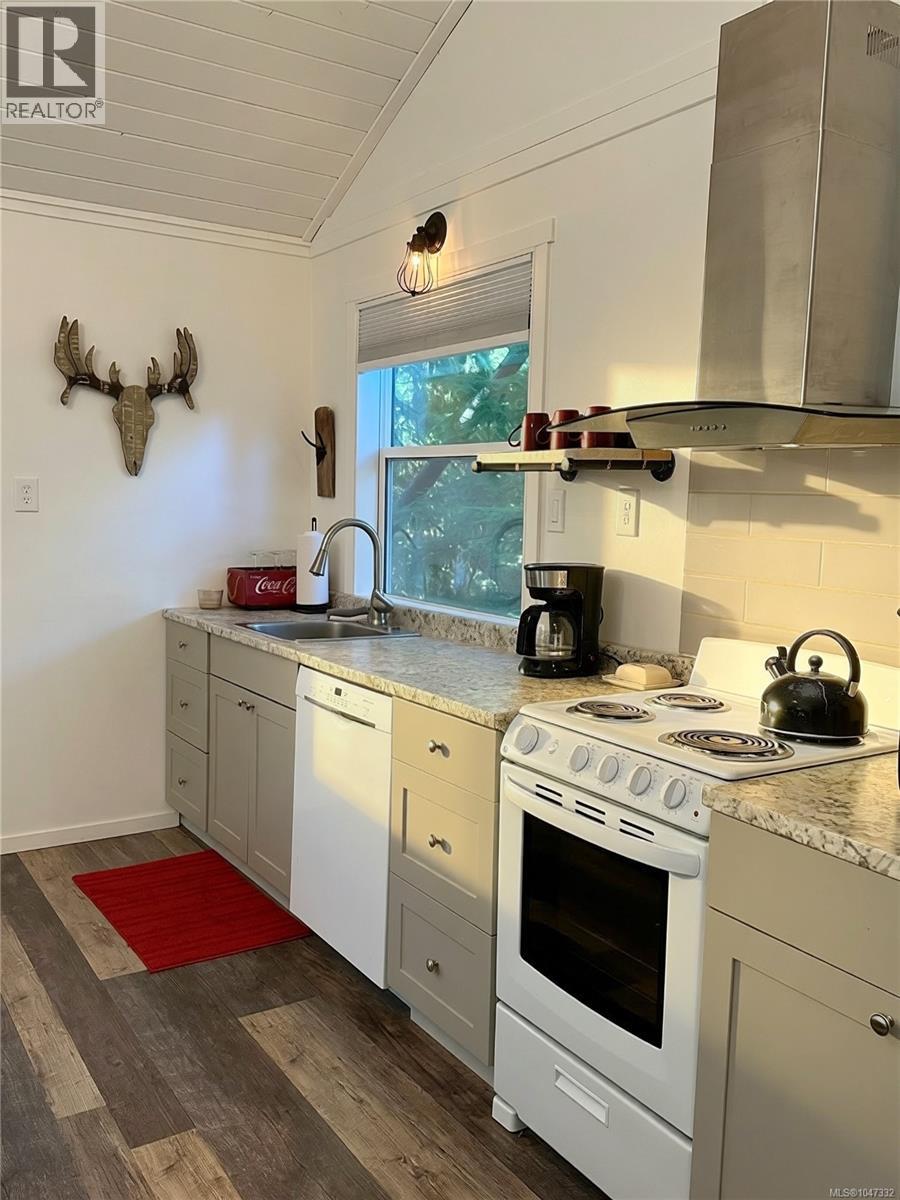 324 Chester Rd, Qualicum Beach