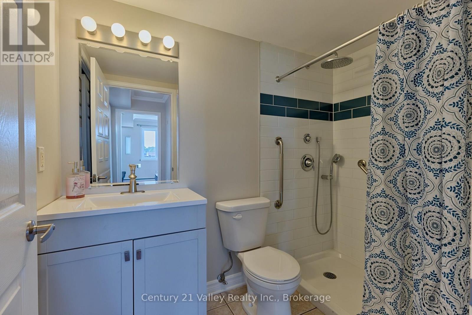 #302 16 SHEFFIELD STREET - 19