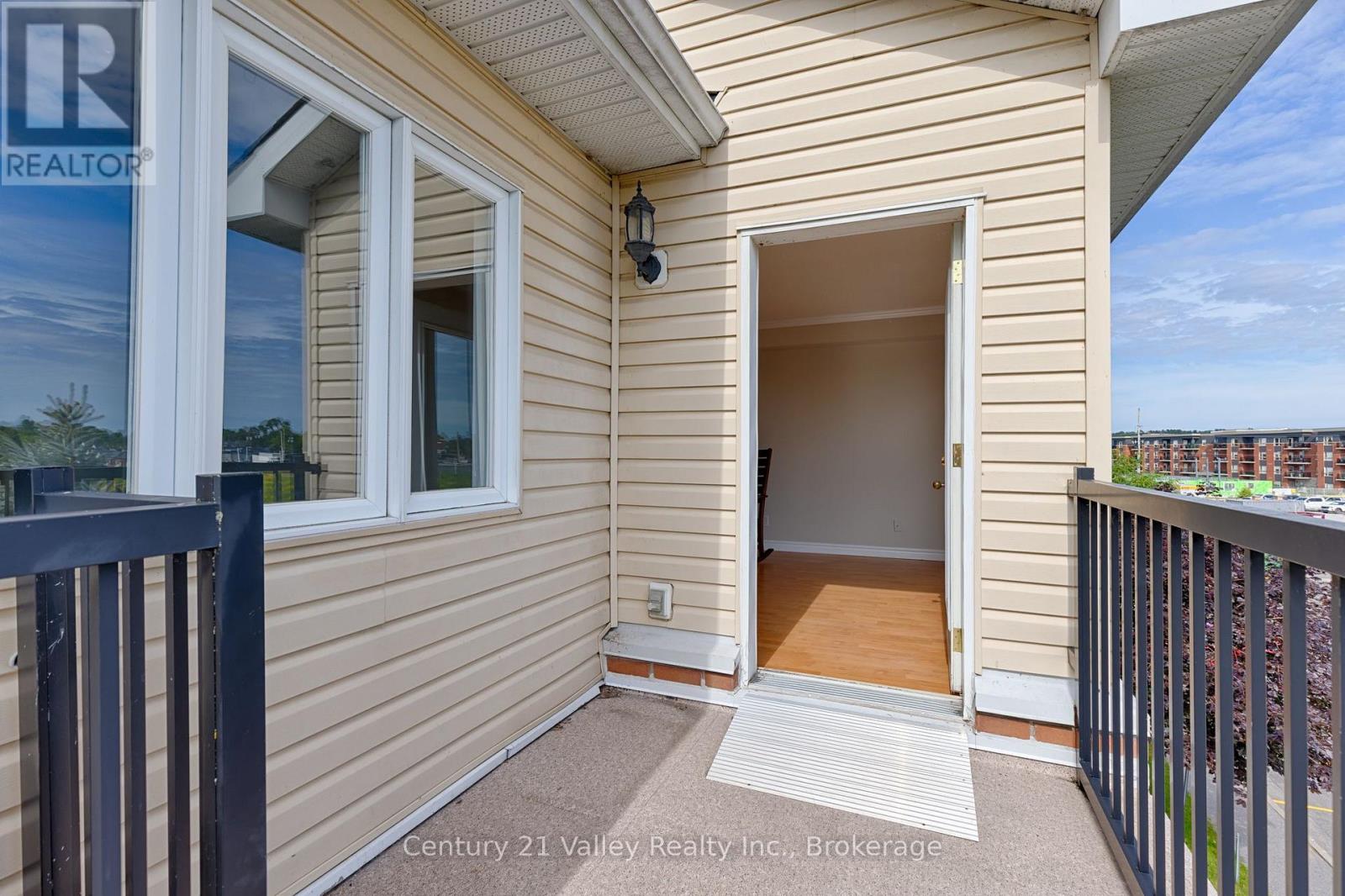 #302 16 SHEFFIELD STREET - 22