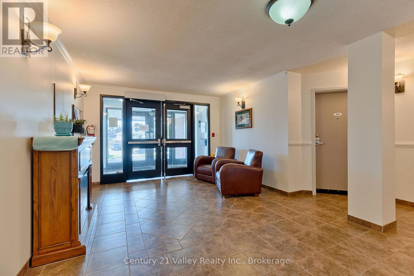 #302 16 SHEFFIELD STREET - 3