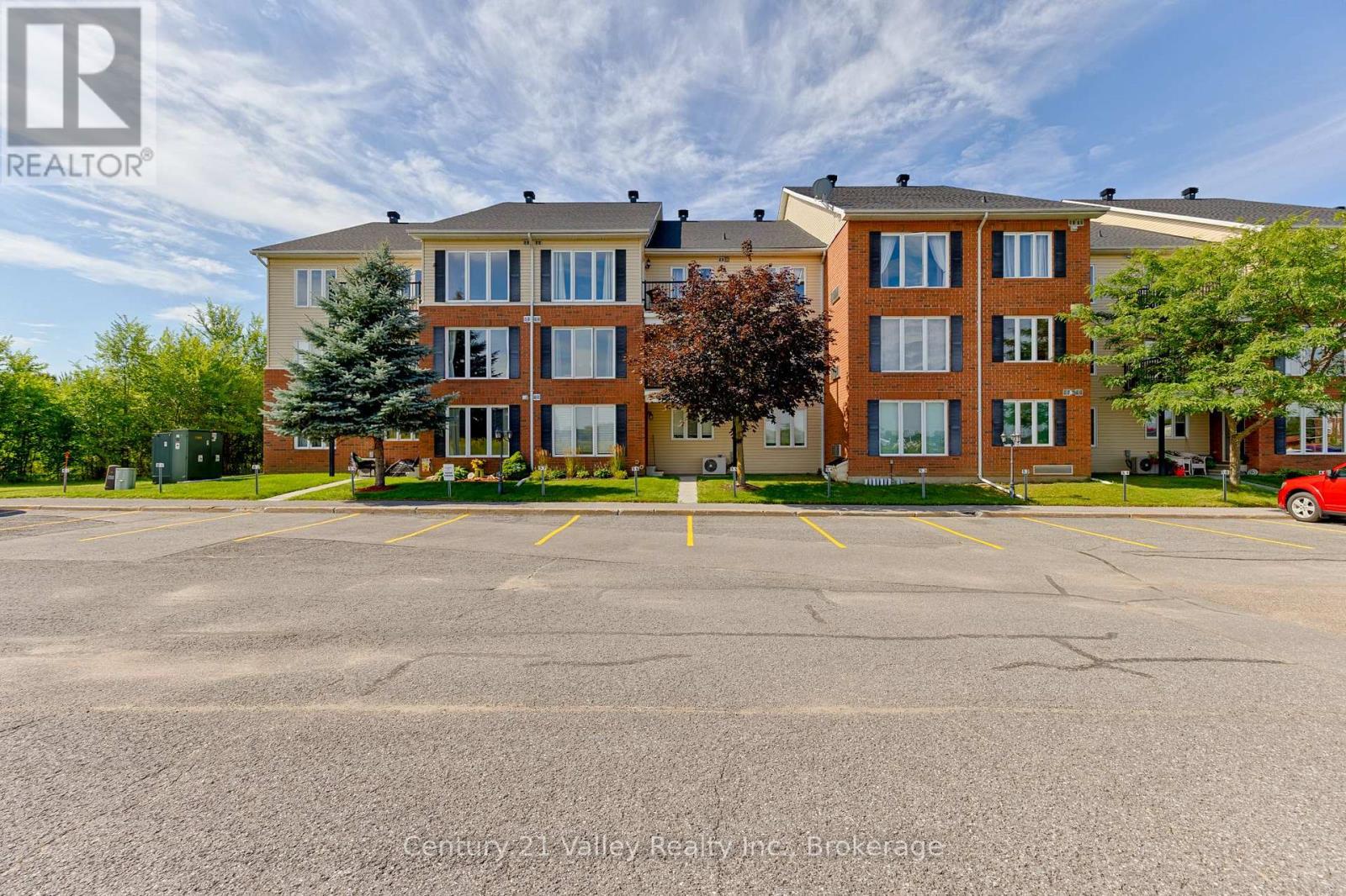 #302 16 SHEFFIELD STREET - Image 35