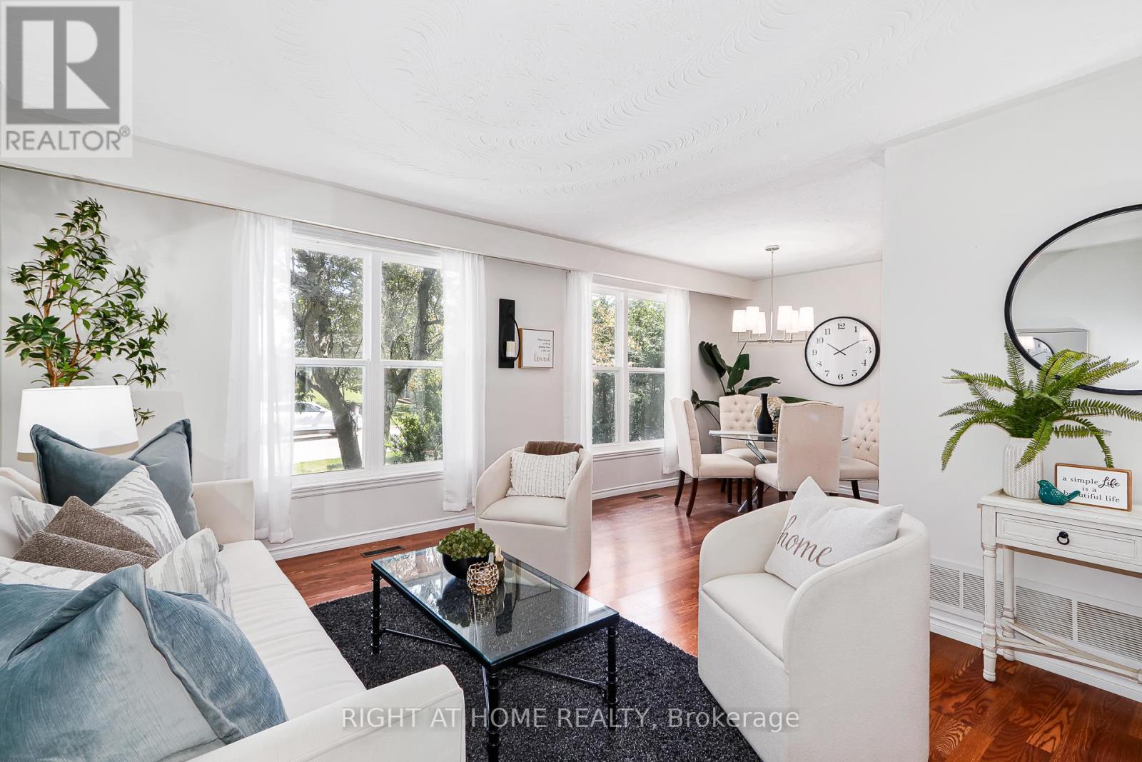 1059 GLEN MHOR CRESCENT - 2