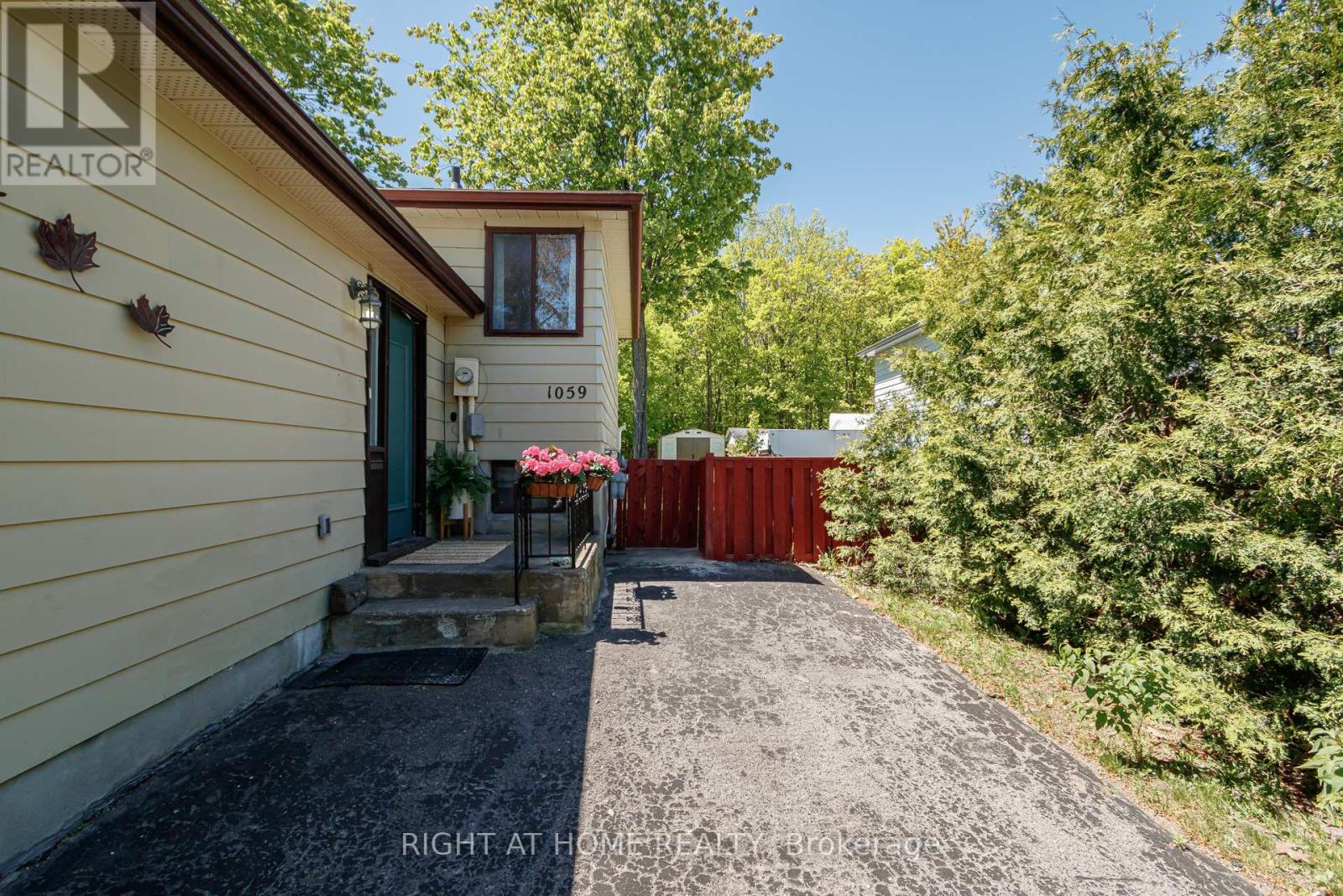 1059 GLEN MHOR CRESCENT - Image 28