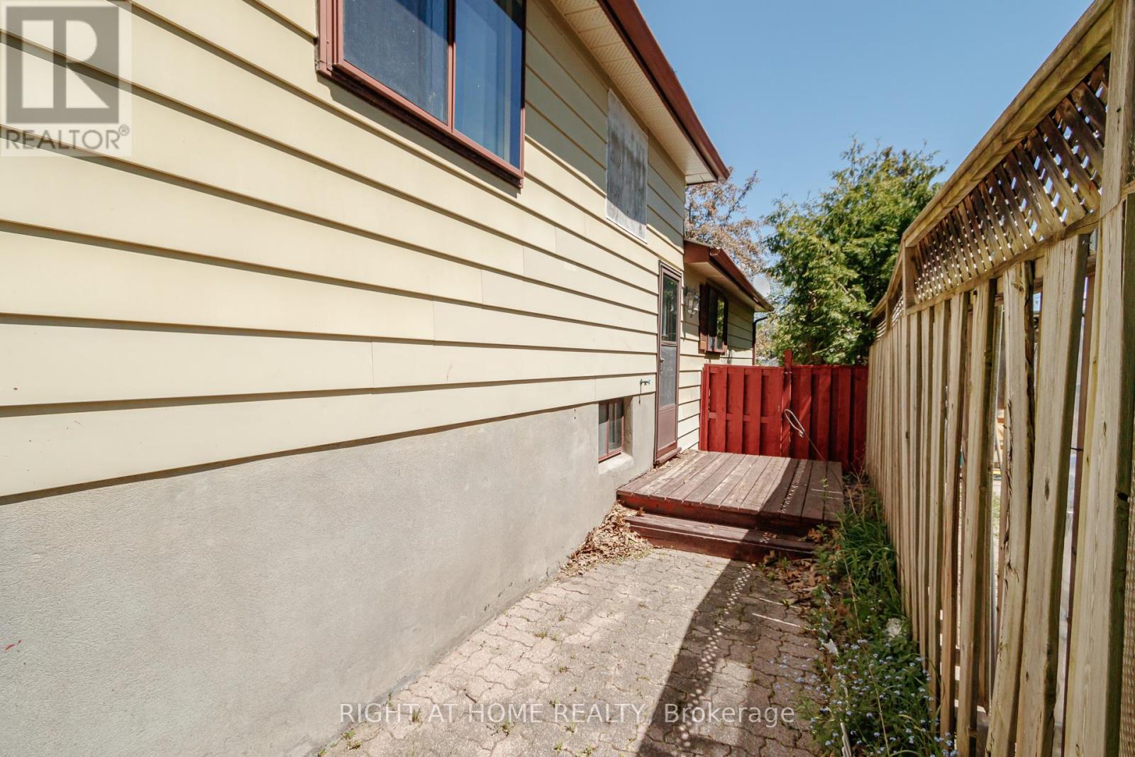 1059 GLEN MHOR CRESCENT - Image 29