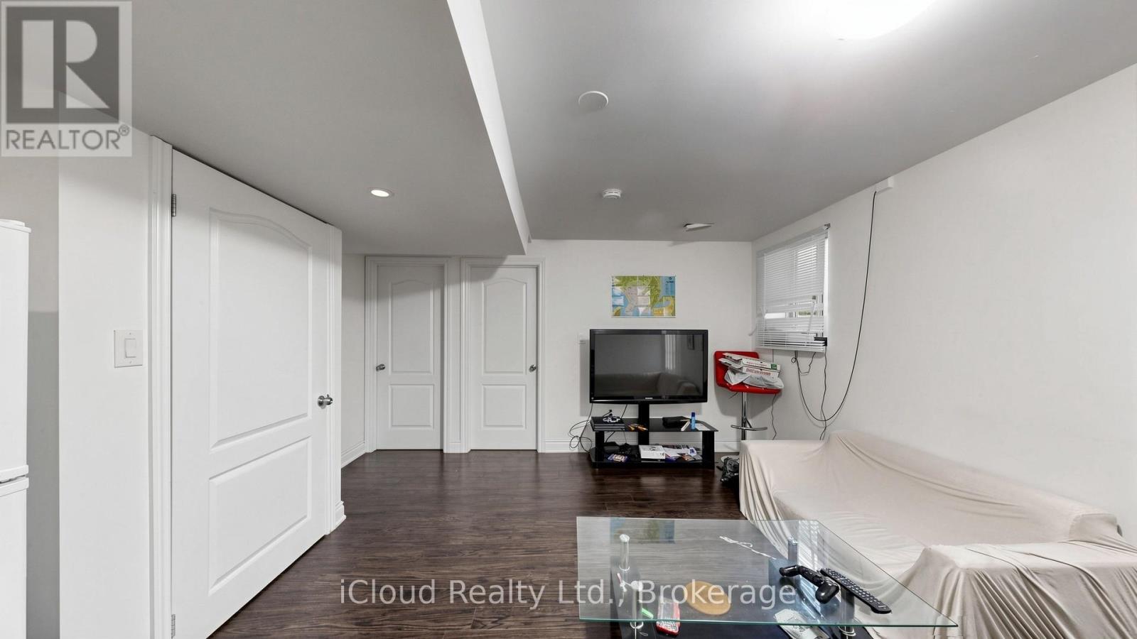 193 THORNBUSH BOULEVARD E - Image 39