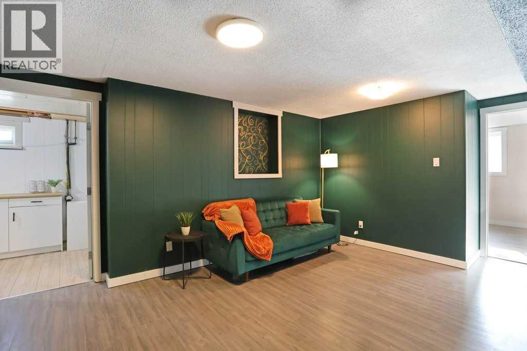 534 Iris Street - 28