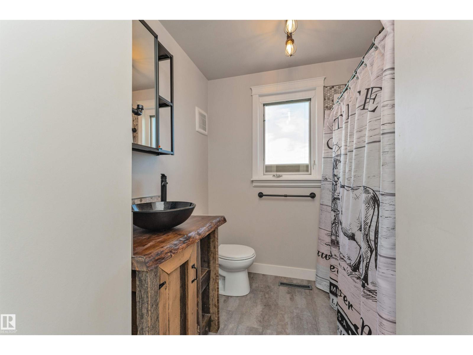 57020 HWY 28 - Image 15