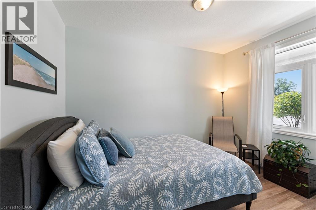 #61 375 MITCHELL Road S - Image 19