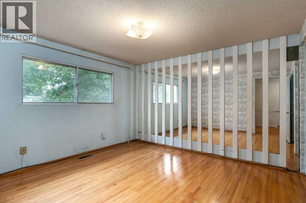 #71 2815 Palliser Drive SW - 18