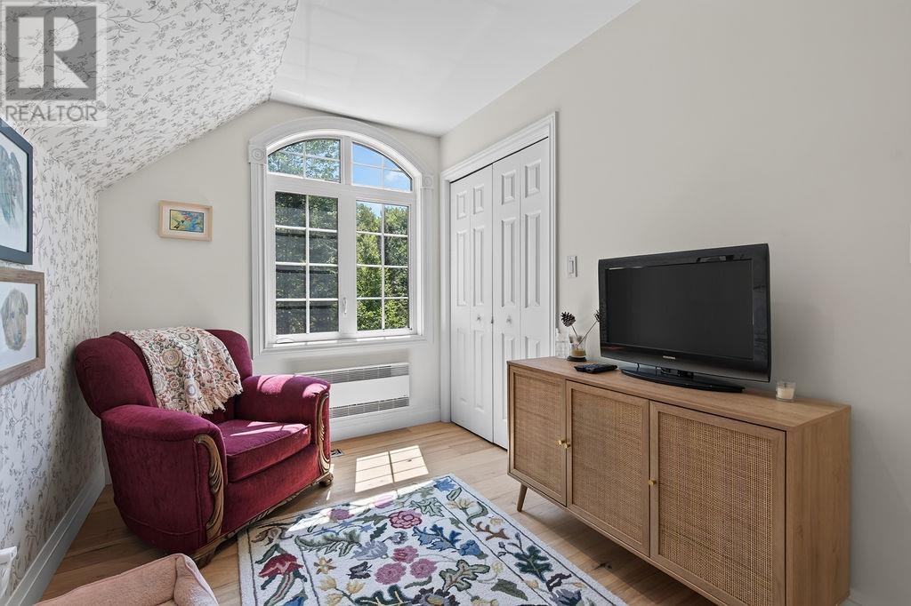 966 Fourth LIN E - 41