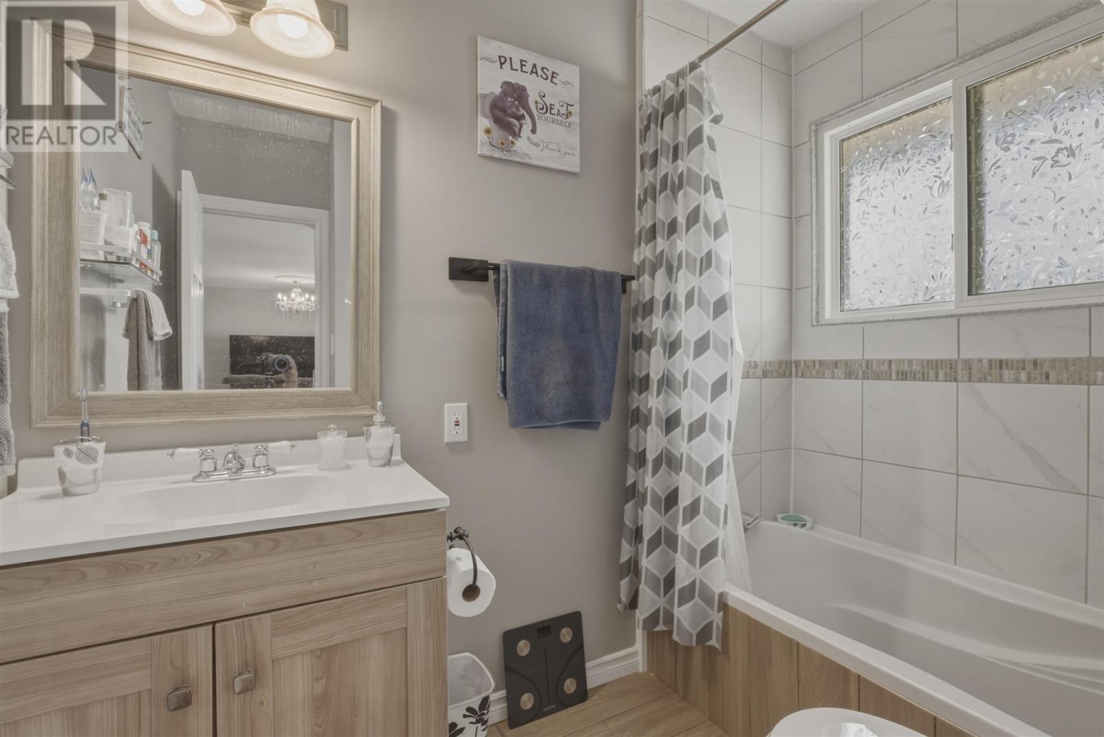 44 Axmith AVE - 13