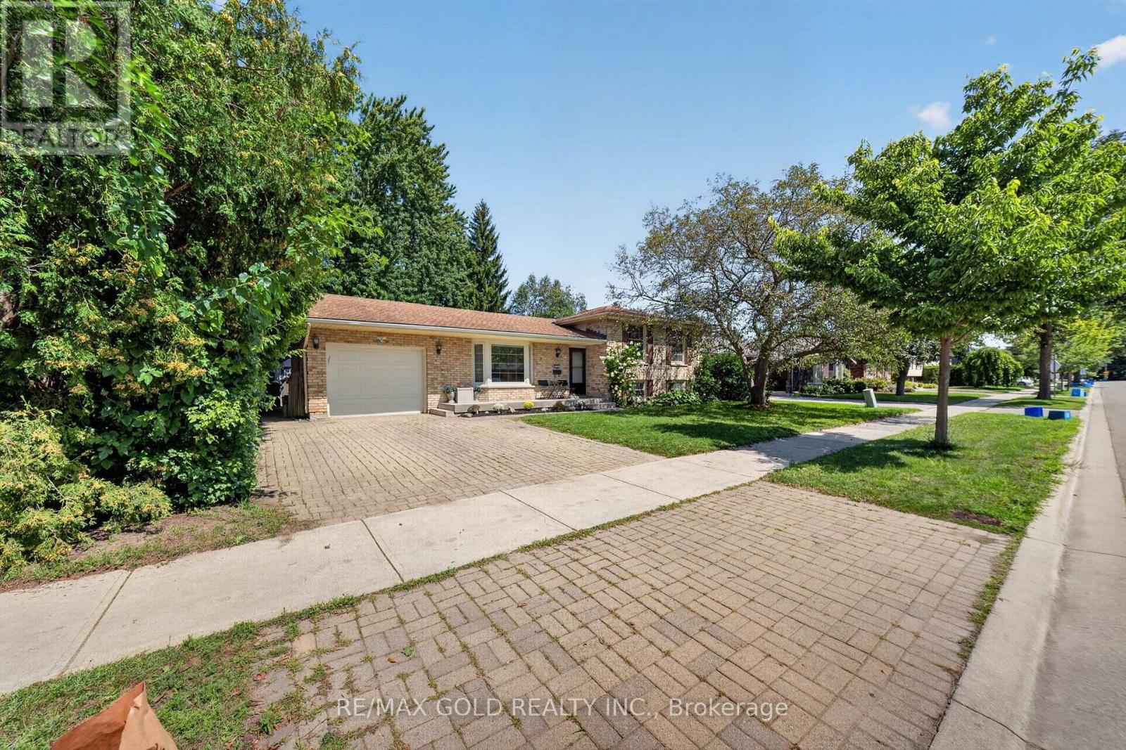 670 GRENFELL DRIVE - 2