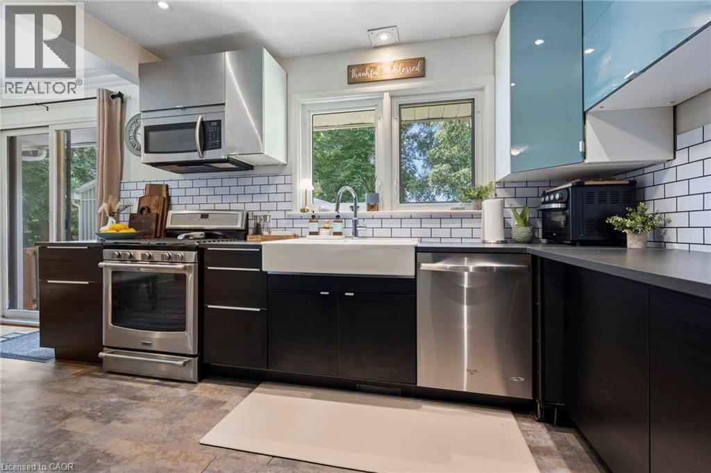 16 GIBSON Drive - Image 12