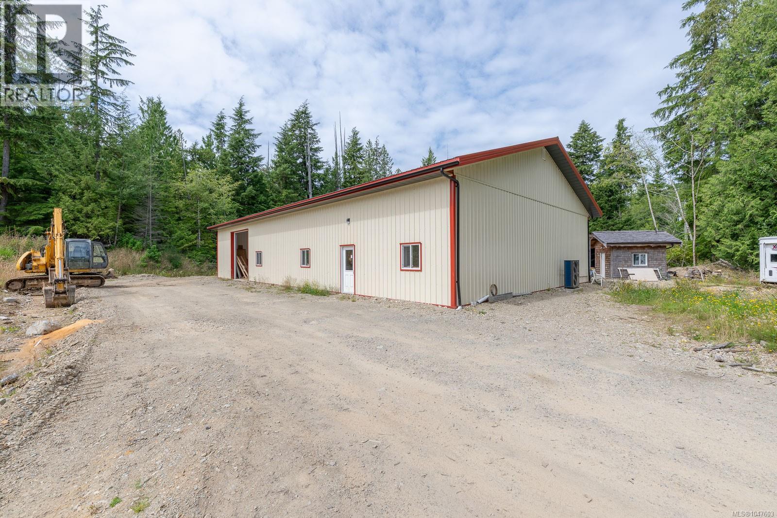 721 Bamfield Rd, Bamfield