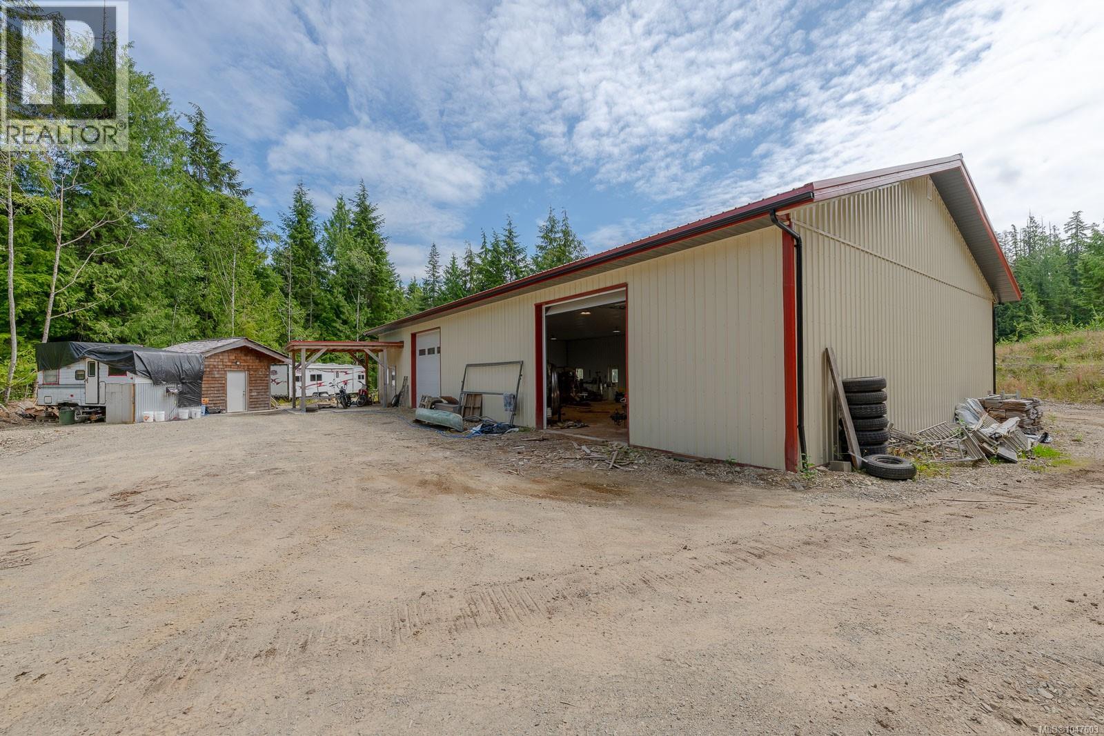 721 Bamfield Rd, Bamfield