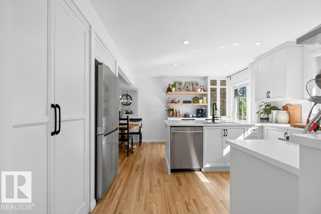 9047 52 ST NW - Image 12