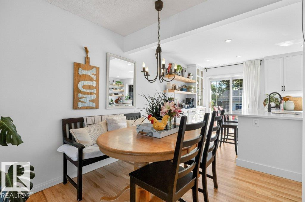 9047 52 ST NW - 19