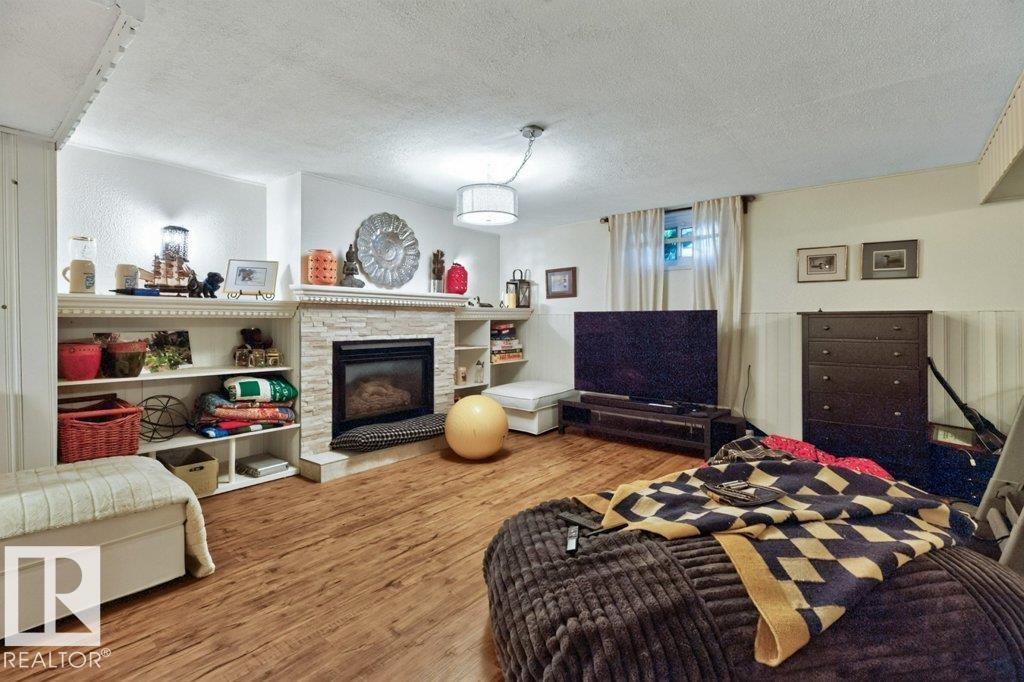 9047 52 ST NW - Image 29