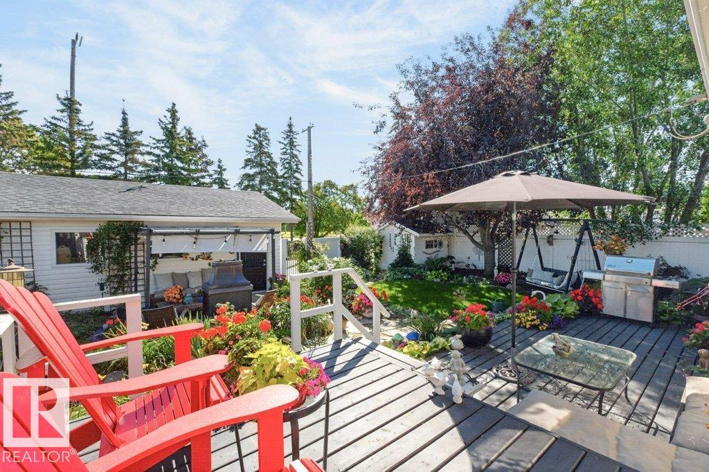 9047 52 ST NW - 41