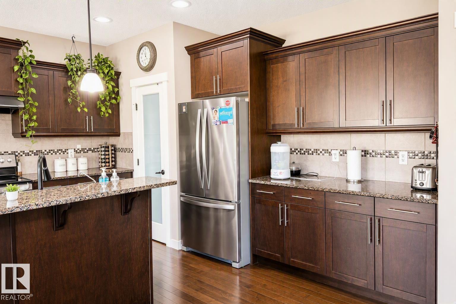711 57 St SW - 13