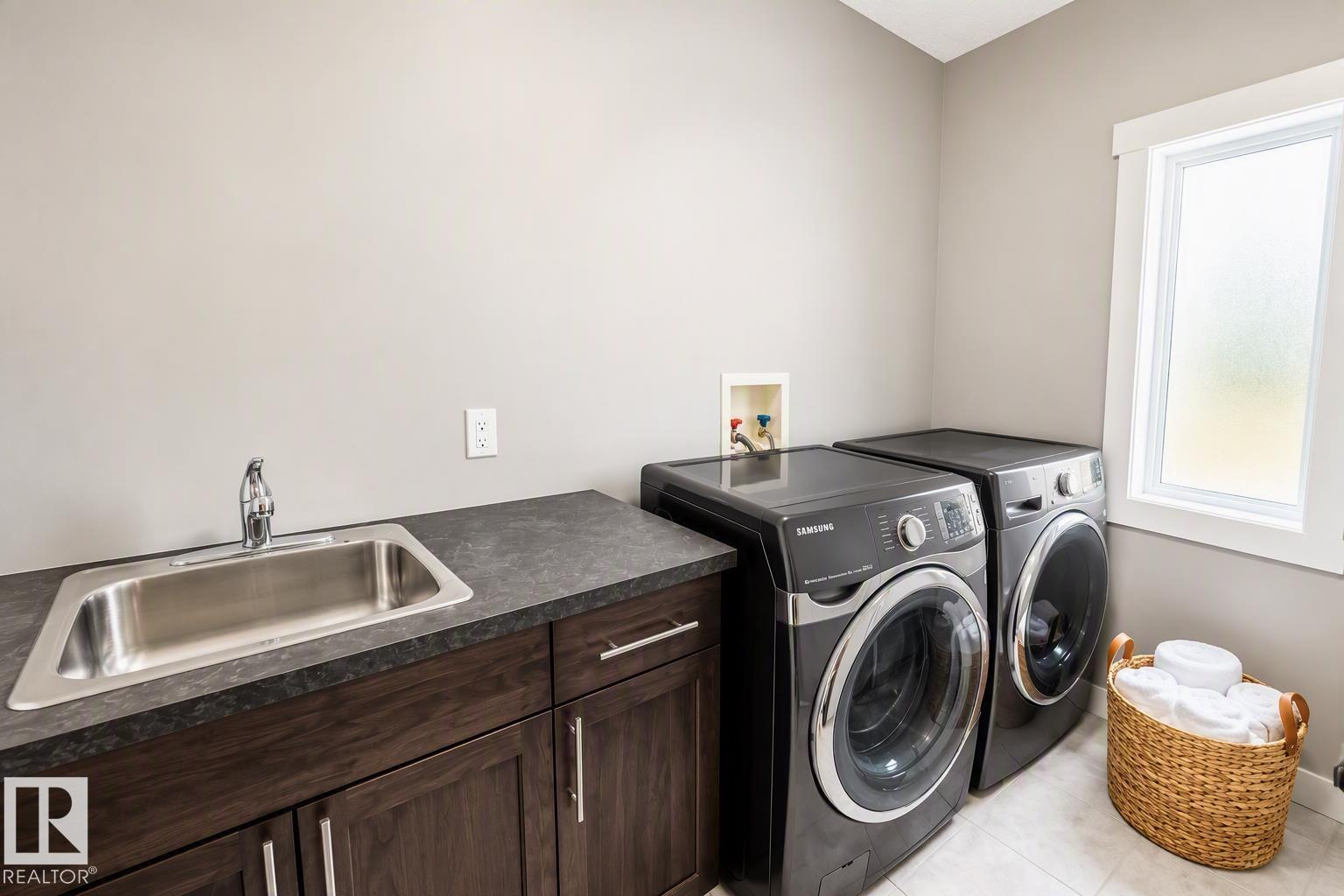 711 57 St SW - 17