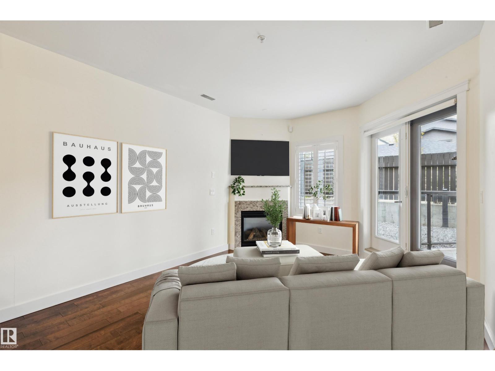 #16 11518 76 AV NW - 14