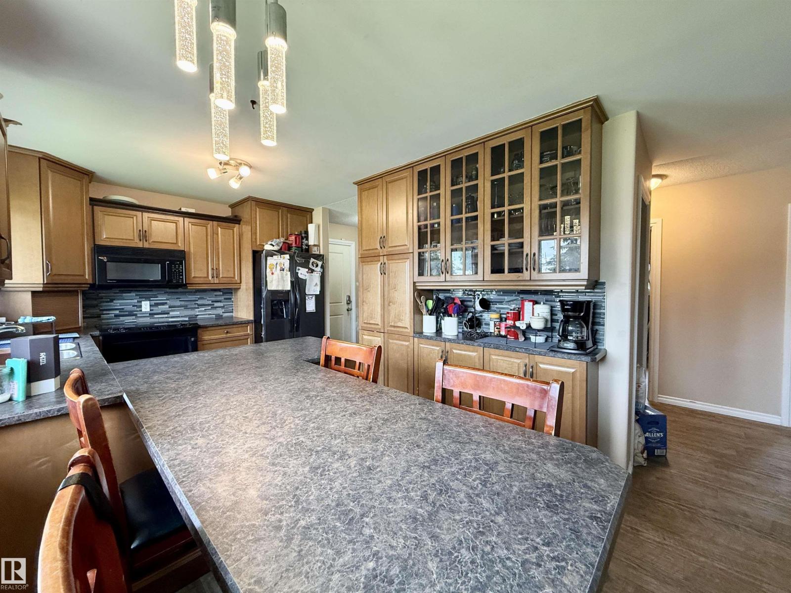 4808 52 AV photo 11