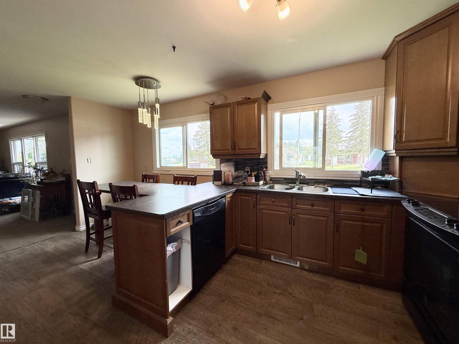 4808 52 AV photo 20